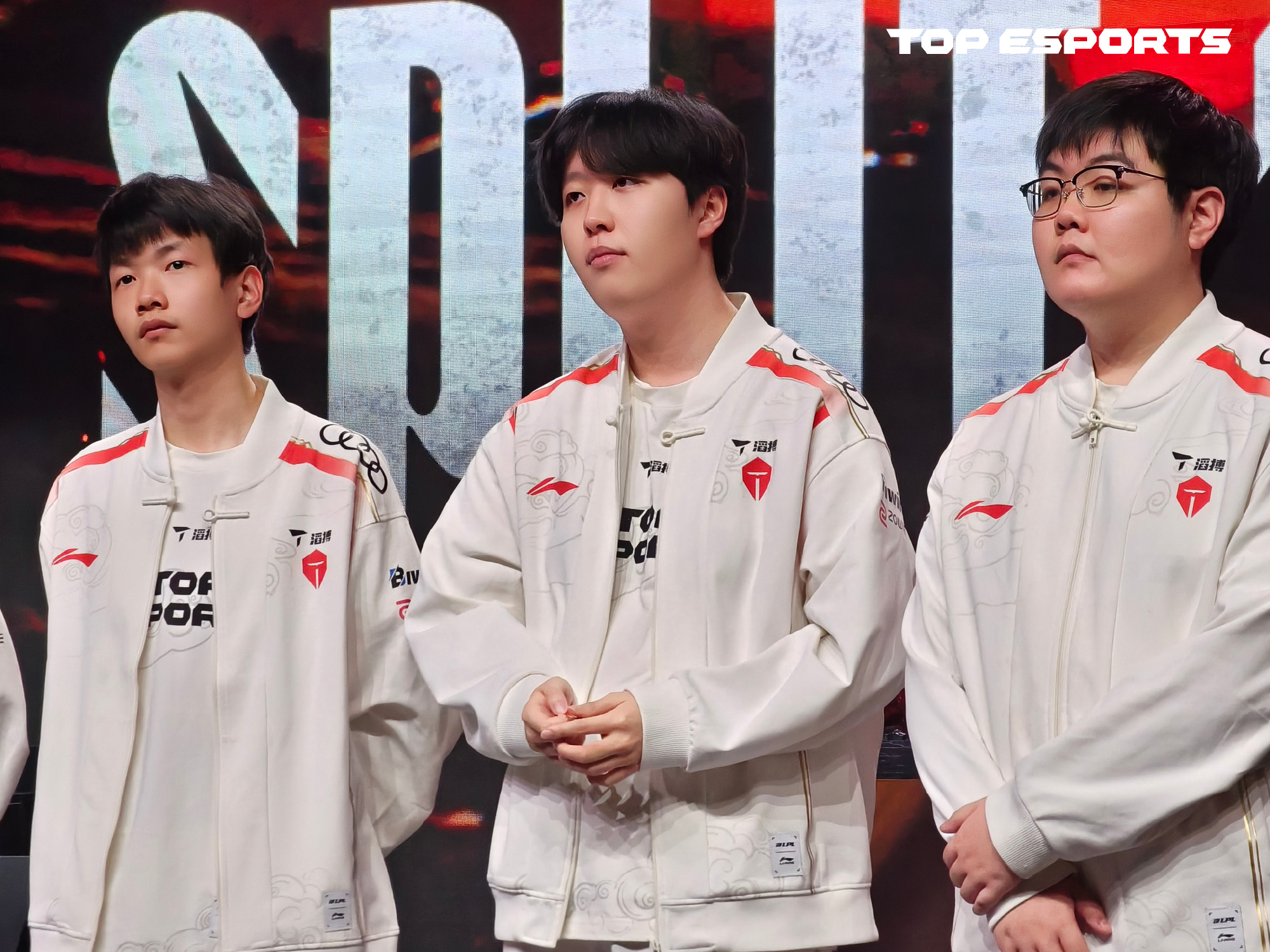 TES险胜RNG,Viper团战一打五焦点之战入围赛,锁定晋级资格 TES险胜RNG,Viper团战一打五焦点之战入围赛,锁定晋级资格