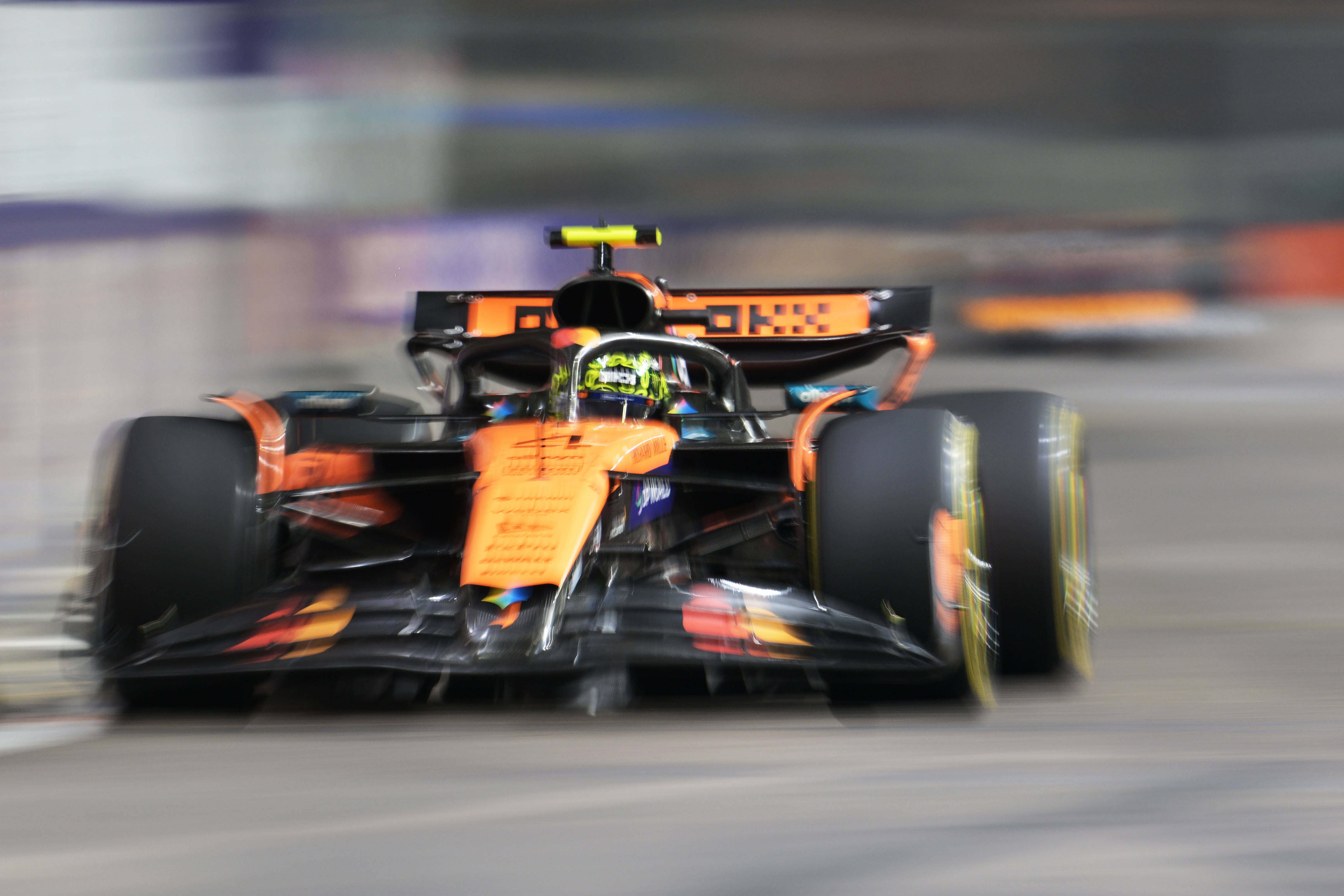 迈凯伦翻盘雷诺车队，勒克莱尔统治全场的简单介绍