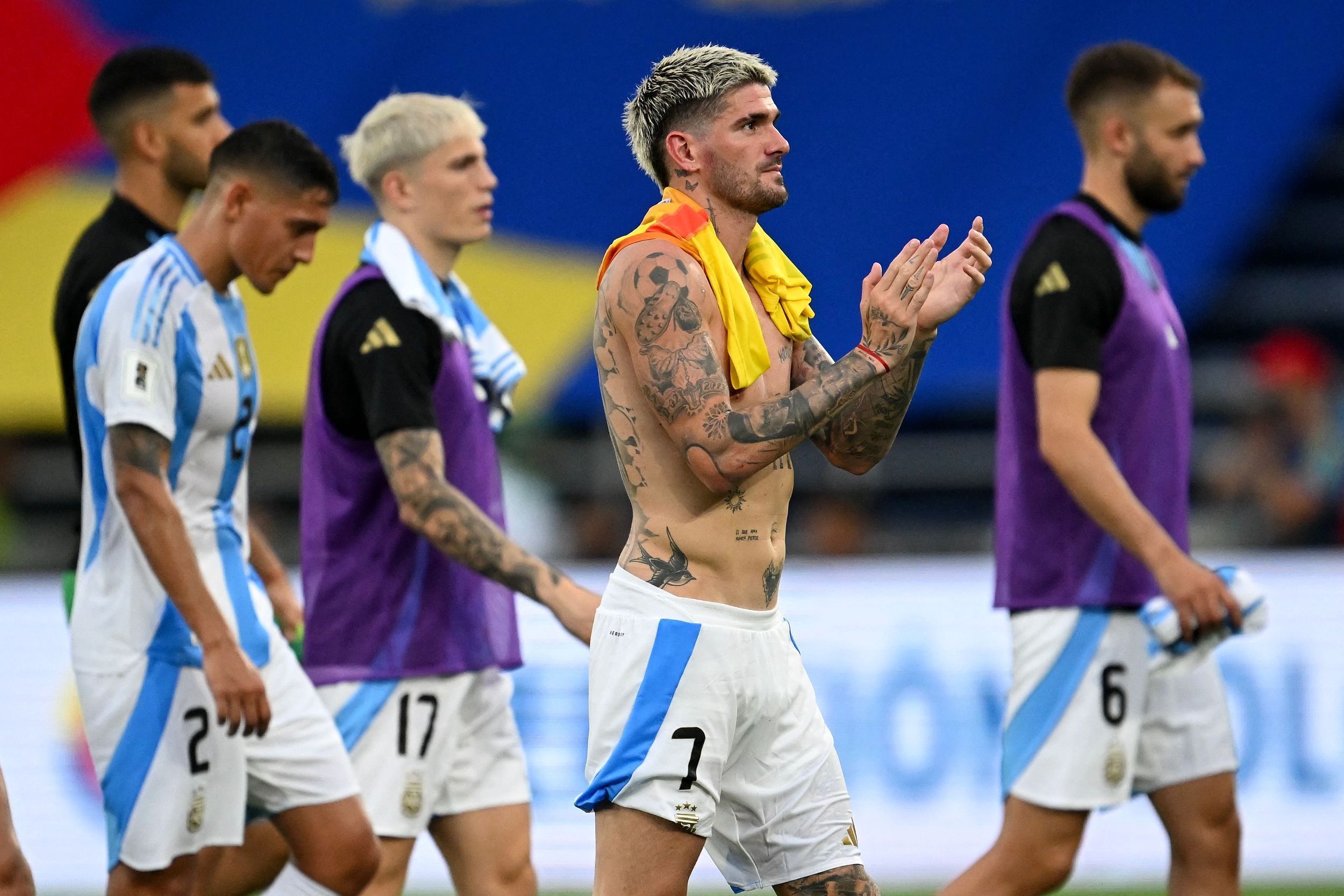 开云体育APP下载-哥伦比亚力克乌拉圭，梅西点燃赛场