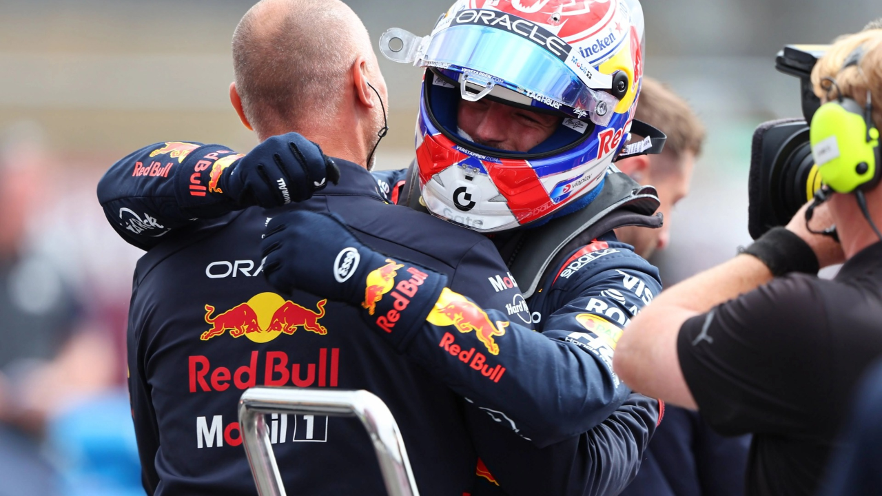 开云体育在线-关于阿斯顿马丁绝杀哈斯车队，维斯塔潘刷新纪录的信息