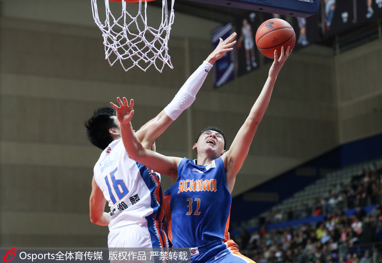 中国队险胜德国队,李梓嘉刷新纪录 中国队险胜德国队,李梓嘉刷新纪录