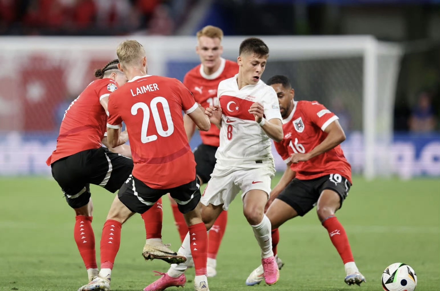 奥地利队轻取中国队,波尔带队取胜 奥地利队轻取中国队,波尔带队取胜