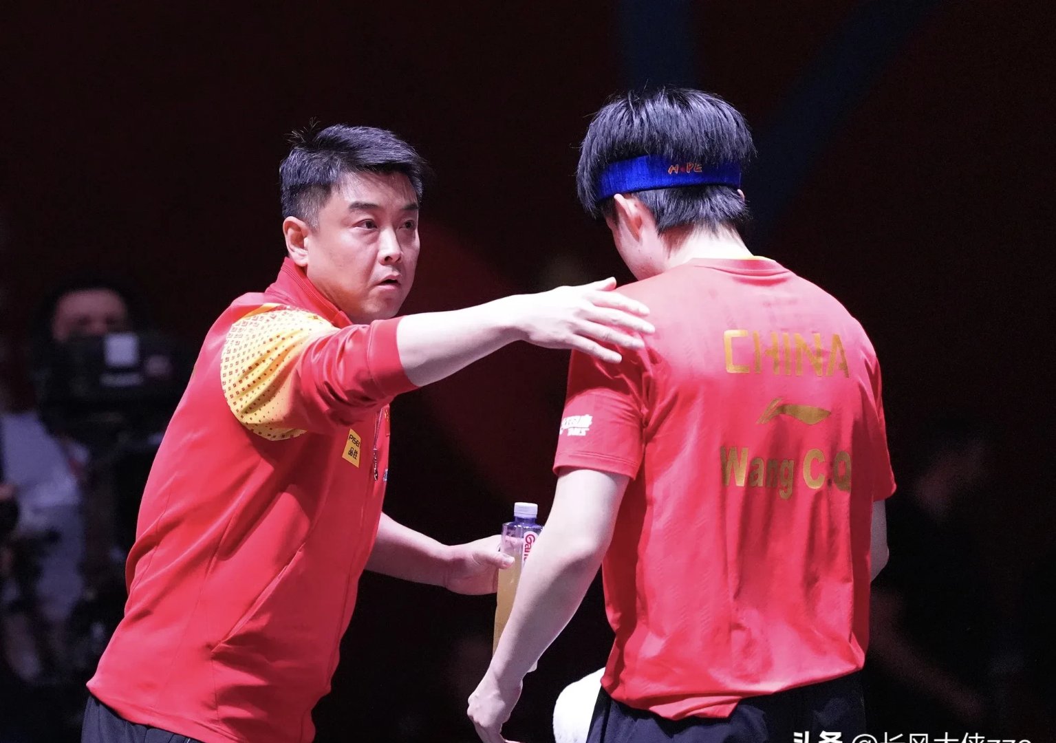 开云体育在线-葡萄牙队横扫波兰队，王皓带队取胜