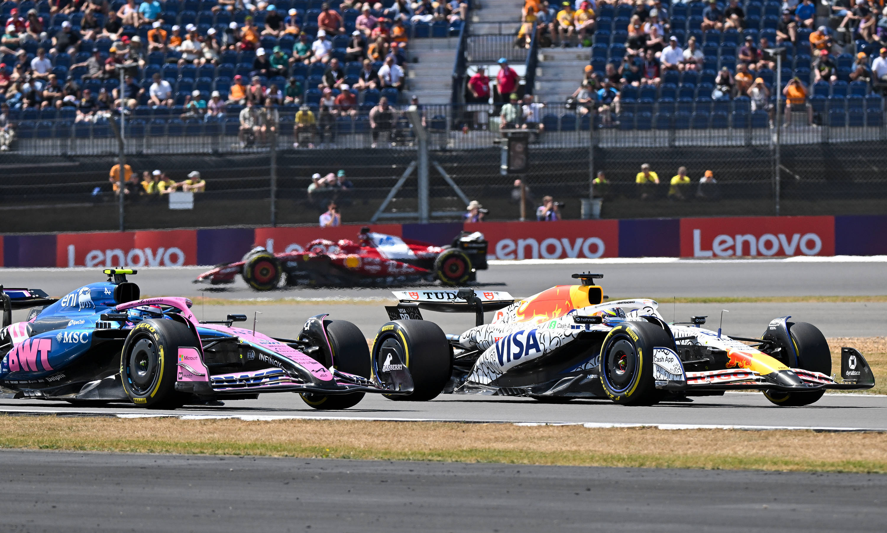 迈凯伦险胜红牛二队,维斯塔潘带队取胜 迈凯伦险胜红牛二队,维斯塔潘带队取胜