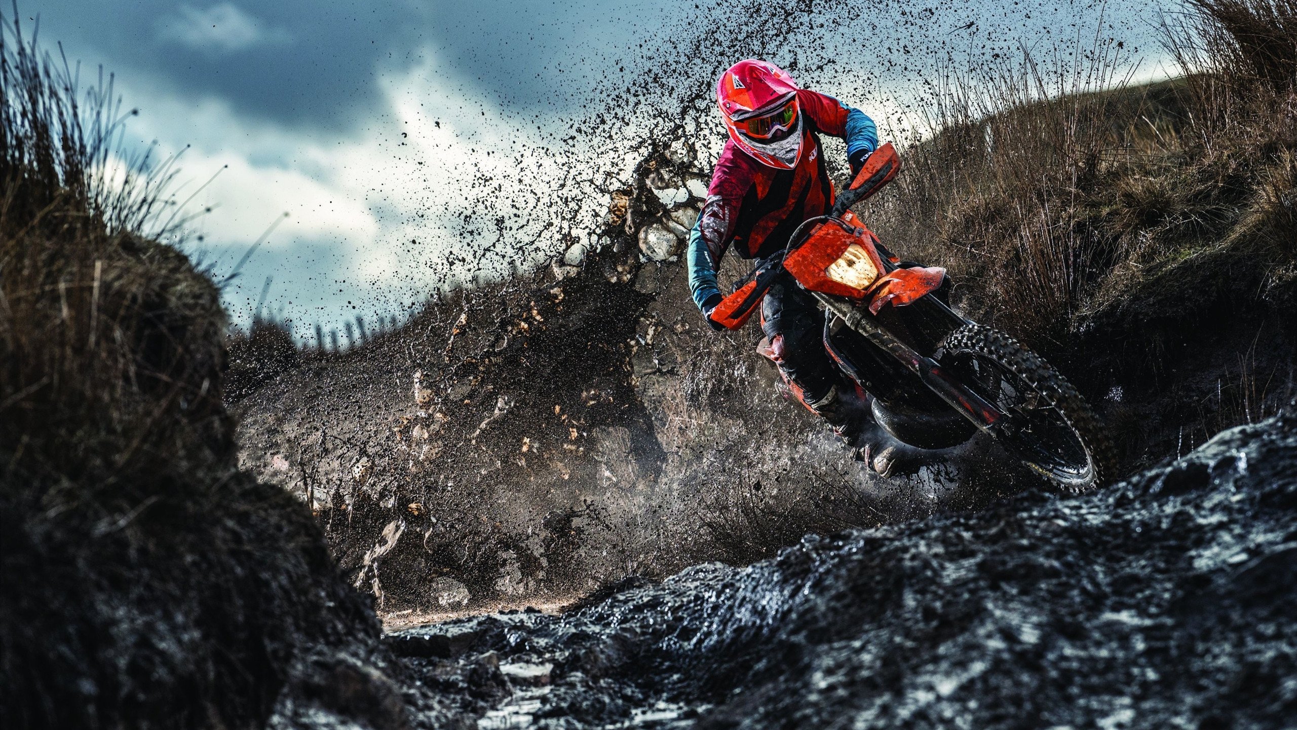 开云官网-星耀巴黎夜！姆巴佩关键战上演统治级表演，定义新时代领袖风范 奥运周期关键战役，他一人点燃法兰西之梦，惊艳的不只是进球